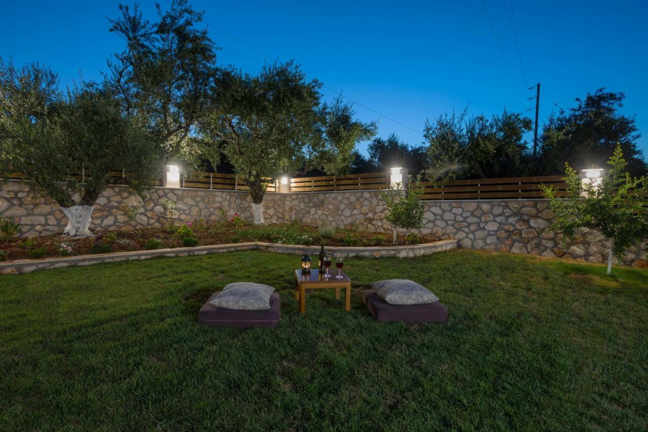 Villa Serenity Agia Marina  Екстер'єр фото