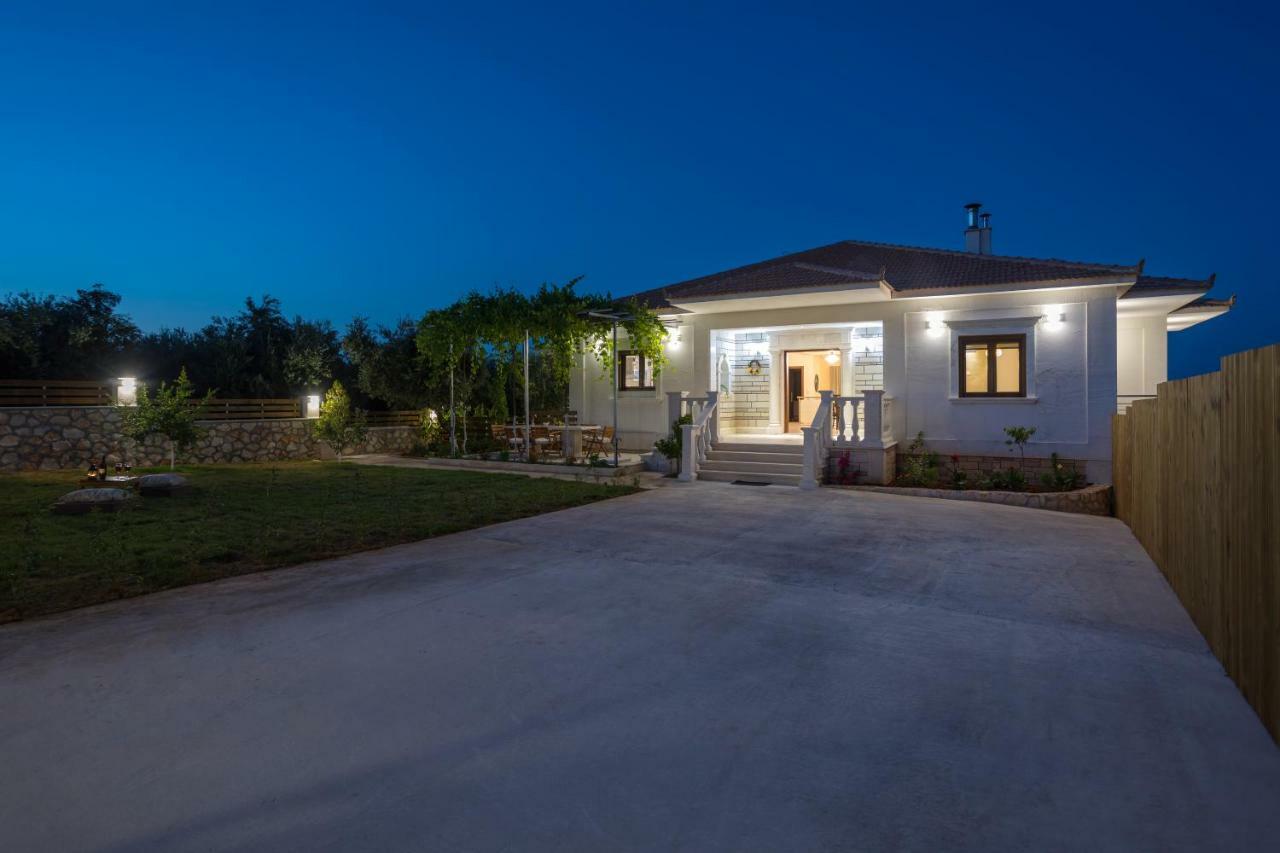 Villa Serenity Agia Marina  Екстер'єр фото